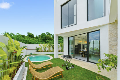 3pokojová Vila u pláže Pandawa – 3 patrová, Bali (Uluwatu)