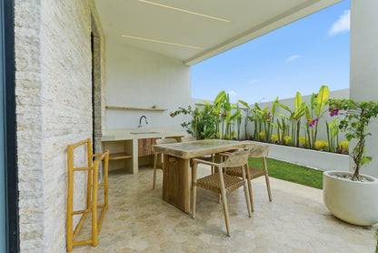 3pokojová Vila u pláže Pandawa – 3 patrová, Bali (Uluwatu)